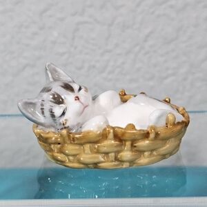 Vintage Brinton bone china grey and white tabby cat figurine